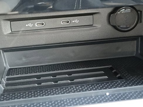 New 2025 Volkswagen Taos SE image 14