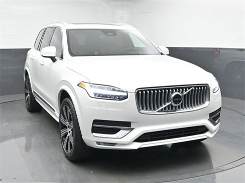 Used 2024 Volvo XC90 B6 Plus w/ Protection Package image 2