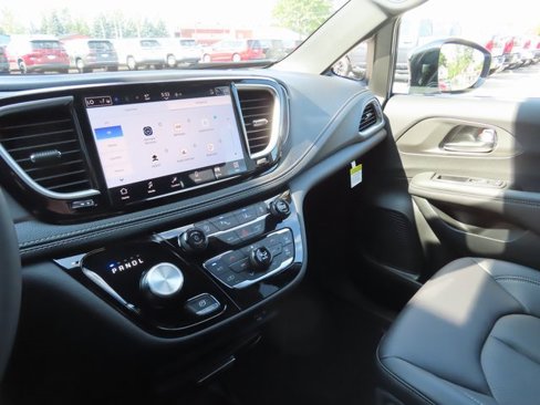 New 2026 Chrysler Pacifica Select image 34