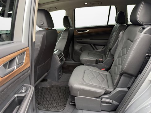 New 2025 Volkswagen Atlas SE image 11
