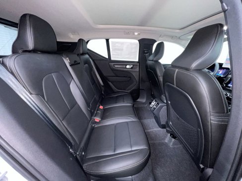 New 2026 Volvo XC40 B5 Ultra w/ Protection Package Premier image 11