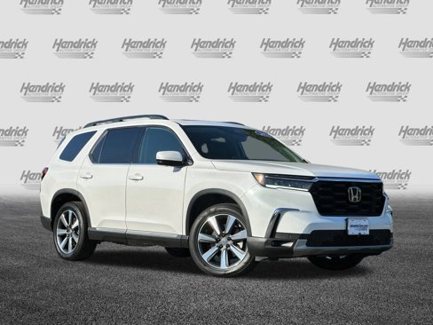 Used 2025 Honda Pilot Elite image 2