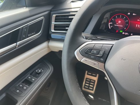 New 2026 Volkswagen Atlas Cross Sport SEL Premium R-Line image 18
