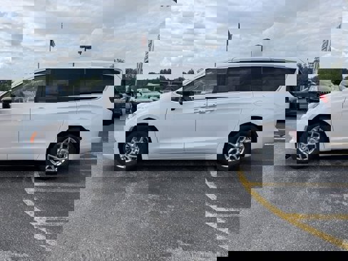 New 2024 Chrysler Voyager LX image 2