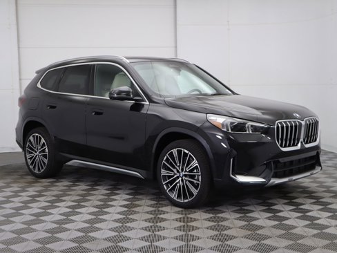 Used 2025 BMW X1 xDrive28i w/ Technology Package image 4
