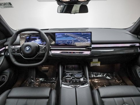 New 2026 BMW i5 eDrive40 w/ Premium Package image 12