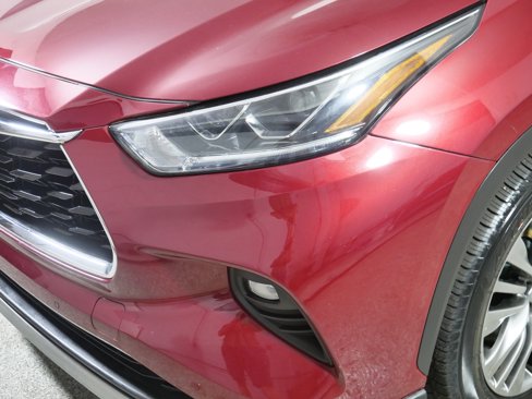 Used 2020 Toyota Highlander Limited image 16