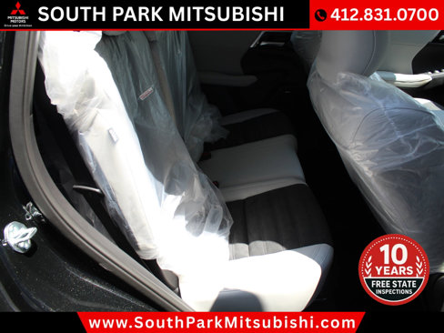 New 2025 Mitsubishi Outlander SE image 15
