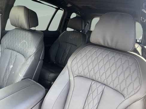 New 2026 BMW X7 M60i image 23