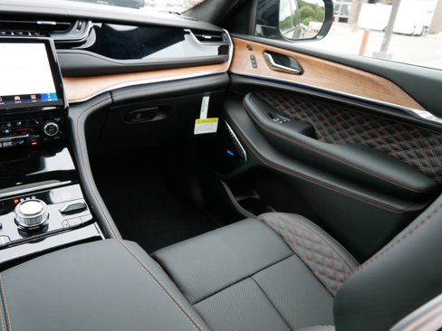 New 2025 Jeep Grand Cherokee Summit image 11