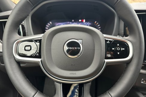 New 2026 Volvo XC60 B5 Ultra image 21