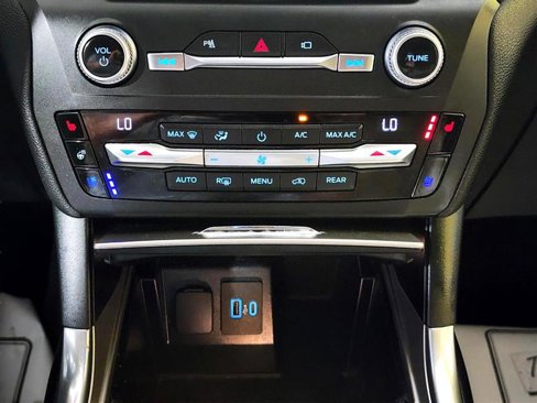 Used 2020 Ford Explorer Limited w/ Class III Trailer Tow Package image 27