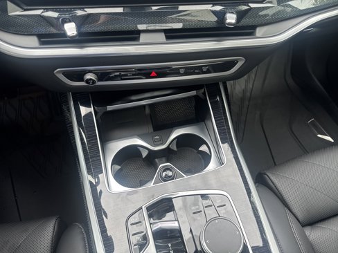 New 2026 BMW X7 xDrive40i w/ M Sport Package image 16