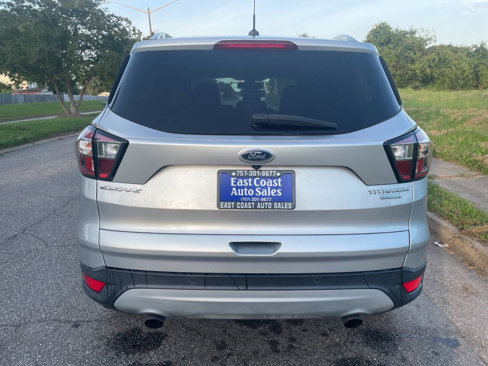 Used 2017 Ford Escape Titanium image 5