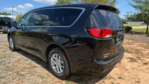 New 2026 Chrysler Voyager LX image 10