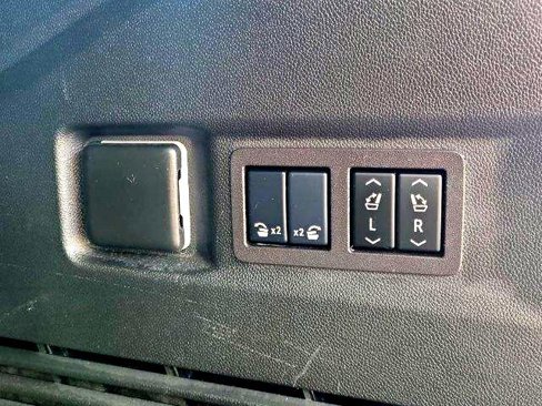 Used 2024 Chevrolet Tahoe High Country w/ Premium Package image 8
