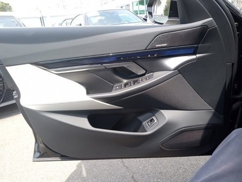 Used 2024 BMW i5 eDrive40i w/ Premium Package image 19