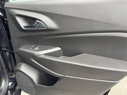 Used 2025 Chevrolet Trax RS w/ Sunroof Package image 8