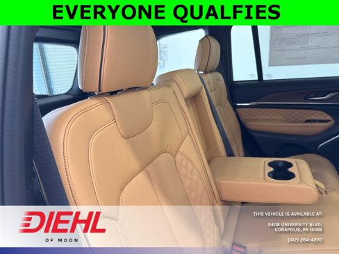 New 2025 Jeep Grand Cherokee Summit image 12