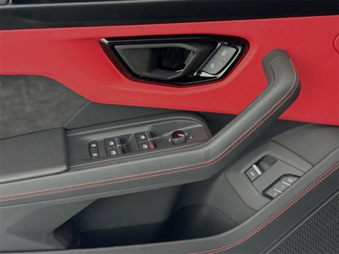 Used 2023 Lamborghini Urus S image 18
