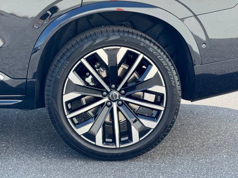 New 2026 Volvo XC90 B5 Ultra image 2