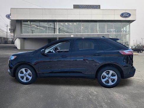Certified 2022 Ford Edge SE image 5