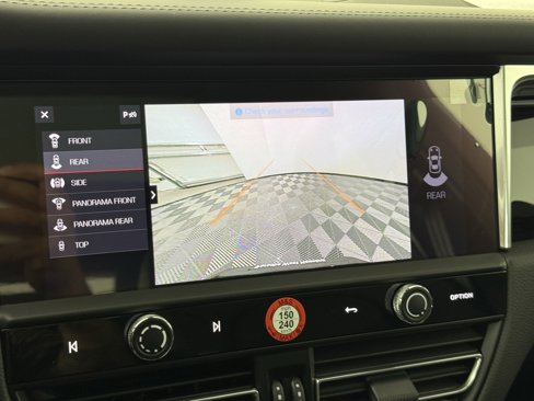 Certified 2025 Porsche Macan image 26