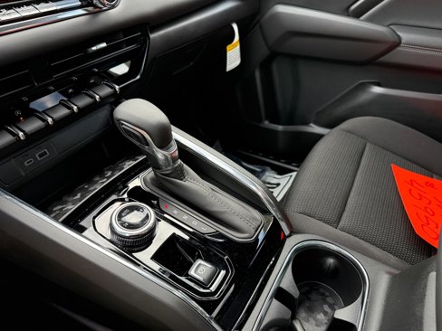 New 2025 GMC Canyon Elevation w/ Technology Package image 29