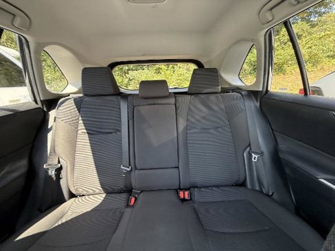 Used 2024 Toyota RAV4 LE image 5