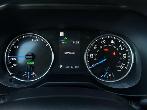 Used 2022 Toyota RAV4 LE image 20