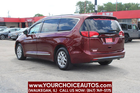 Used 2020 Chrysler Pacifica Touring-L image 7