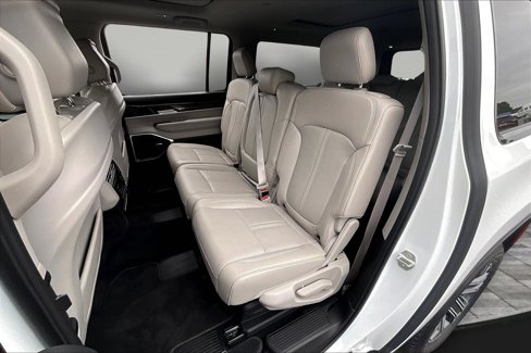 Used 2024 Jeep Wagoneer L 4WD w/ Premium Group I image 26