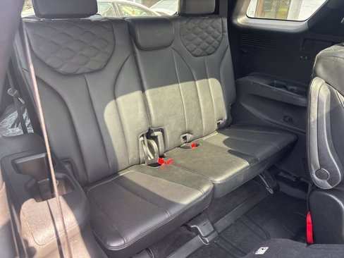 Used 2021 Hyundai Palisade Calligraphy w/ Winter Package image 9
