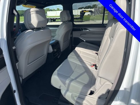 New 2025 Jeep Wagoneer 4WD image 15