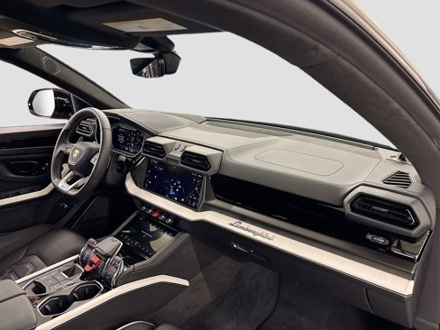 Used 2025 Lamborghini Urus SE image 14