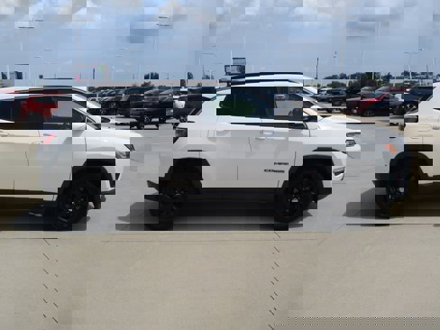Used 2018 Jeep Compass Latitude image 7