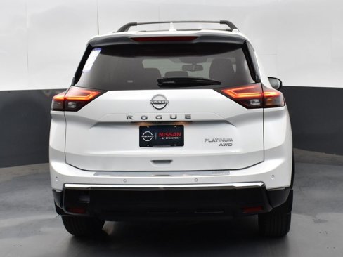 New 2026 Nissan Rogue Platinum image 7