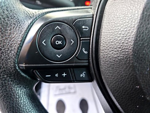 Used 2022 Toyota Corolla LE image 18