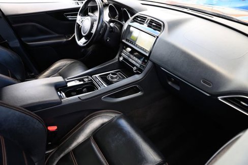 Used 2020 Jaguar F-PACE Prestige image 16