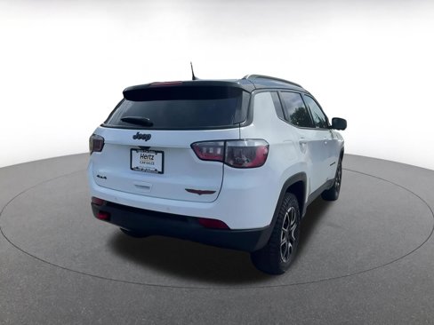Used 2025 Jeep Compass Trailhawk image 14