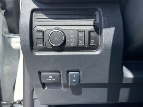 New 2025 Ford F250 Platinum w/ FX4 Off-Road Package image 17