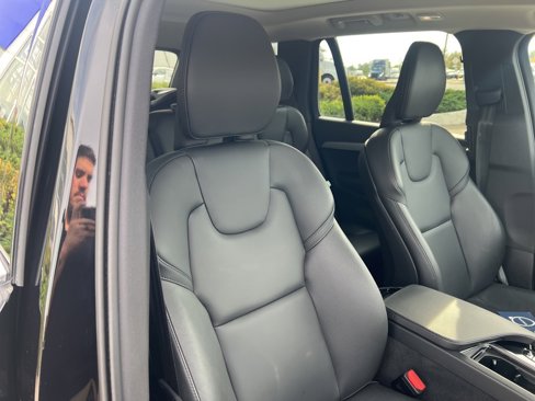 Certified 2025 Volvo XC90 B5 Core image 38