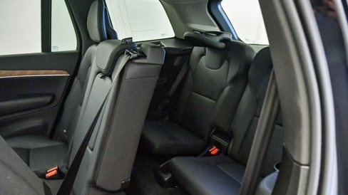 Certified 2025 Volvo XC90 B6 Plus image 21
