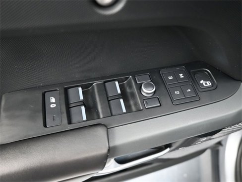 Used 2021 Land Rover Defender 110 X-Dynamic HSE image 11