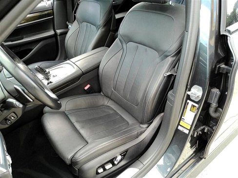 Used 2019 BMW 740i w/ Executive Package image 10