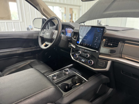 Used 2024 Ford Expedition XLT image 41