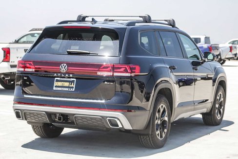 New 2025 Volkswagen Atlas Peak Edition SE image 6