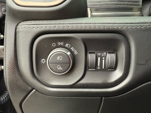 Used 2021 RAM 2500 Limited w/ Towing Technology Group image 28