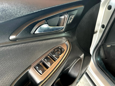 Used 2020 Chevrolet Malibu LT image 29
