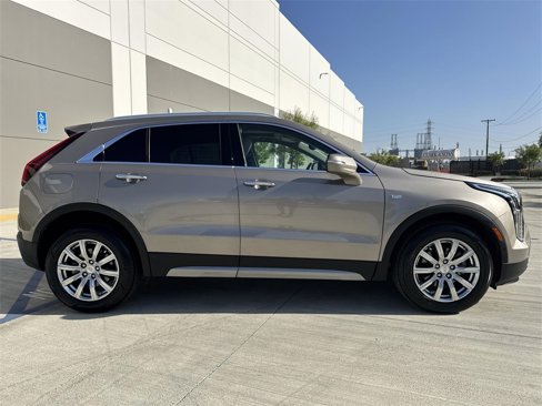 Used 2022 Cadillac XT4 Premium Luxury w/ Enhanced Visibility Package image 2